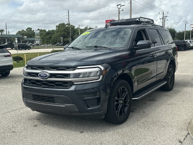 Used 2023 Ford Expedition XLT RWD image 3