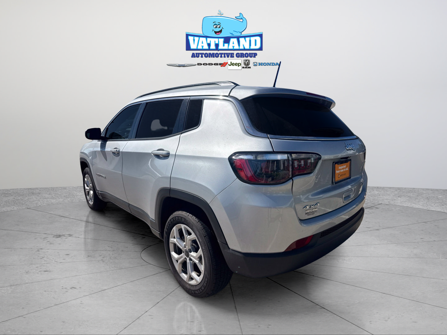 Certified 2025 Jeep Compass Latitude AWD/4WD image 3