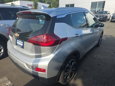 Used 2017 Chevrolet Bolt Premier w/ Driver Confidence II Package FWD image 5