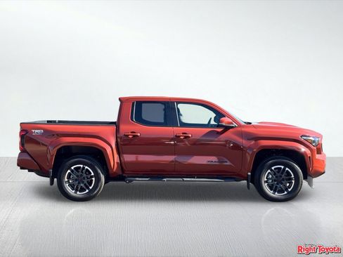Certified 2025 Toyota Tacoma TRD Sport w/ TRD Sport Upgrade Package image 9