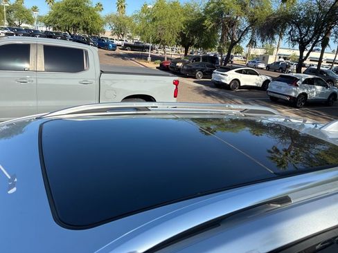 Used 2020 Chevrolet Equinox Premier AWD/4WD image 5