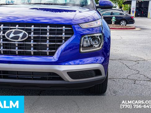 Used 2024 Hyundai Venue SEL FWD image 17