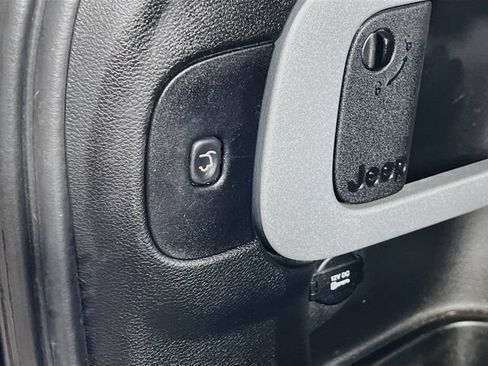 Used 2014 Jeep Cherokee Latitude w/ Comfort/Convenience Group AWD/4WD image 27