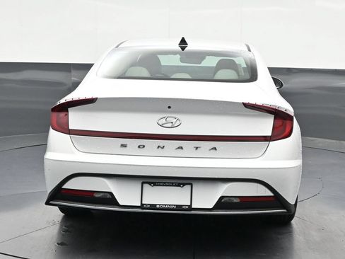 Used 2022 Hyundai Sonata SE w/ Preferred Accessory Package FWD image 4