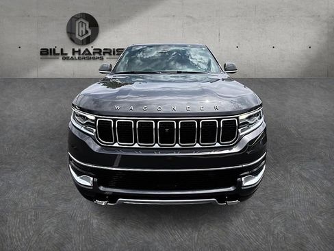 Used 2022 Jeep Wagoneer Series II w/ Convenience Group I AWD/4WD image 2