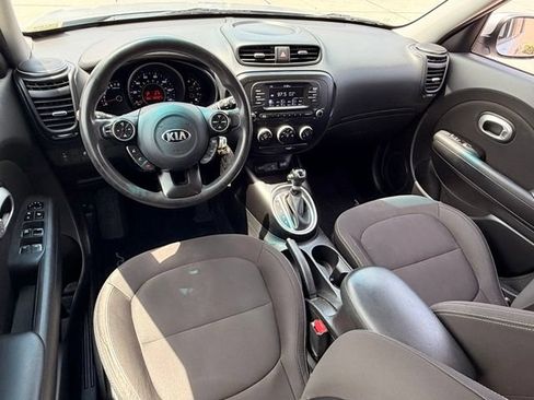 Used 2018 Kia Soul FWD image 9