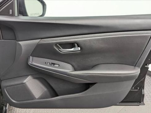 Used 2024 Nissan Sentra SV FWD image 22
