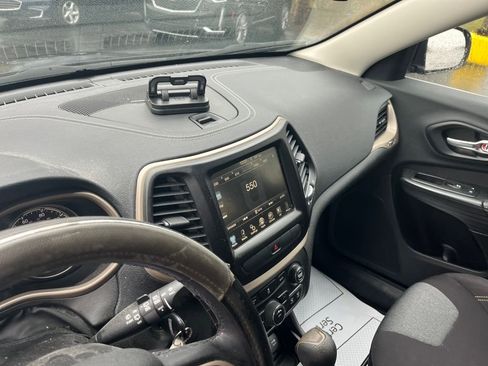 Used 2014 Jeep Cherokee Latitude image 12