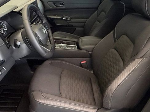 New 2026 Nissan Pathfinder SV w/ SV Premium Package FWD image 11