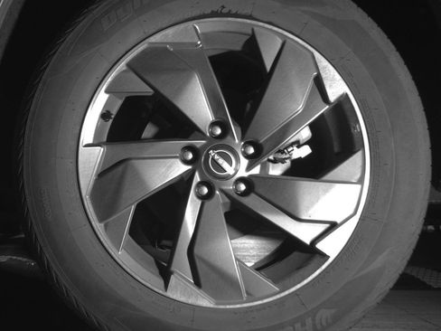 Used 2025 Nissan Rogue SV image 14