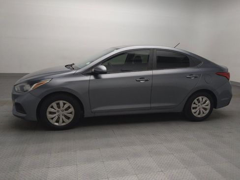 Used 2019 Hyundai Accent SE FWD image 2