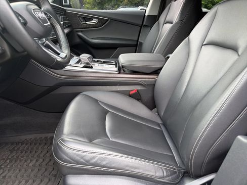 Used 2022 Audi Q8 Prestige AWD/4WD image 38