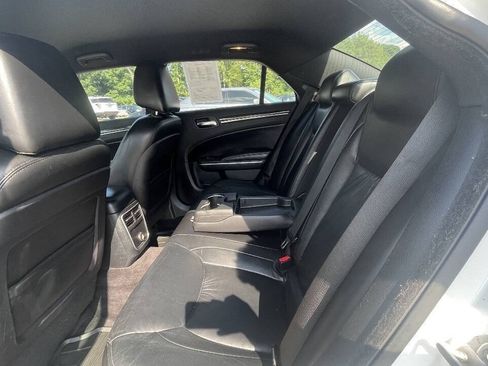 Used 2011 Chrysler 300 Limited RWD image 22