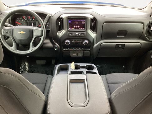 Used 2025 Chevrolet Silverado 1500 Custom image 4
