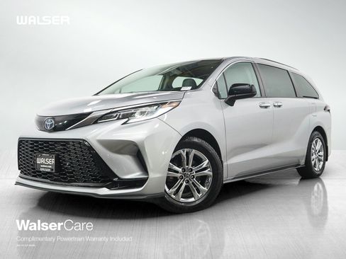 Used 2022 Toyota Sienna XSE AWD/4WD image 1