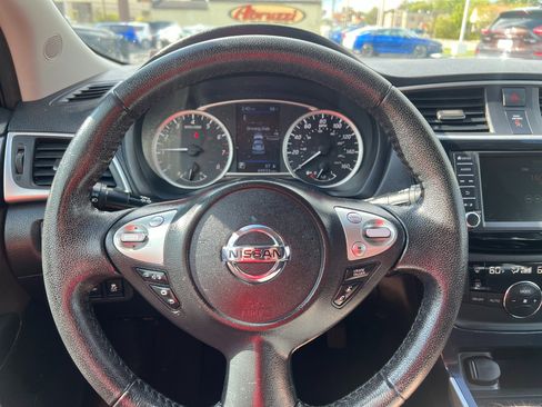 Used 2019 Nissan Sentra SR image 31