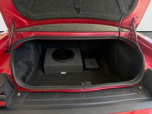 Used 2016 Dodge Challenger SXT RWD image 27