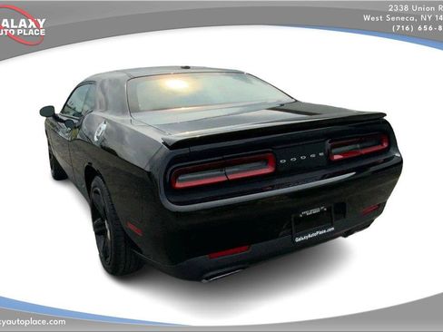 Used 2015 Dodge Challenger R/T w/ Quick Order Package 28B R/T RWD image 7
