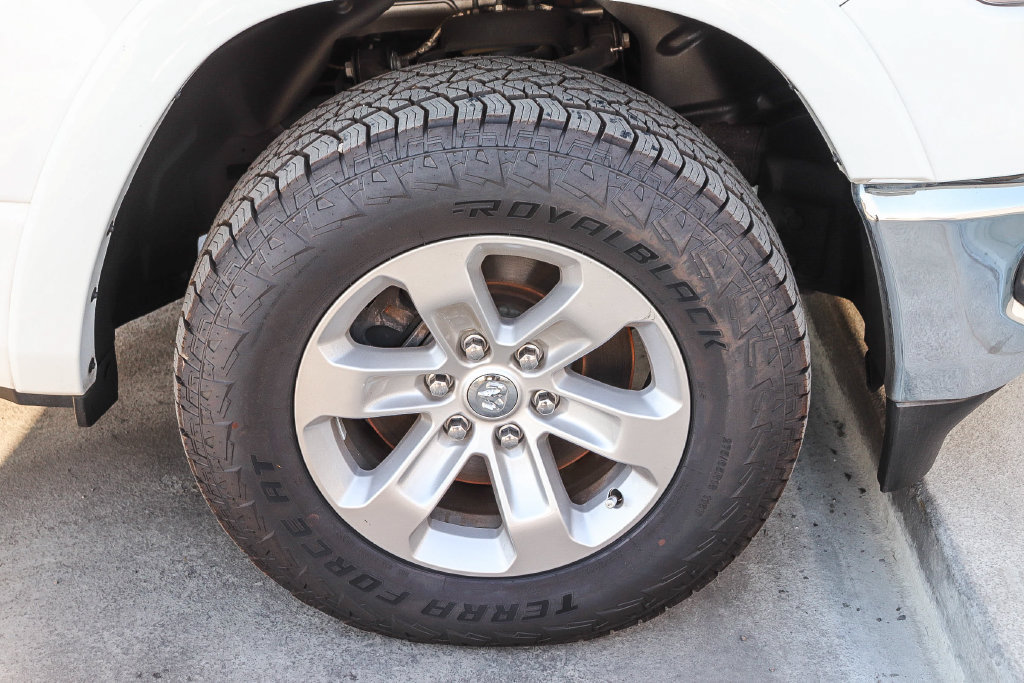 Used 2022 RAM 1500 Laramie AWD/4WD image 11