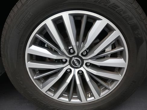 Used 2022 Nissan Armada SL RWD image 10