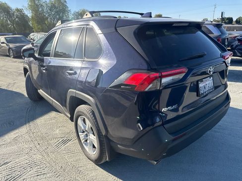 Used 2021 Toyota RAV4 XLE w/ Carpet Mat Package (TMS) FWD image 5
