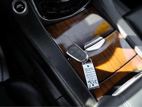 Used 2018 Cadillac Escalade Luxury image 17