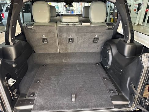 Used 2024 Jeep Wrangler High Altitude image 40