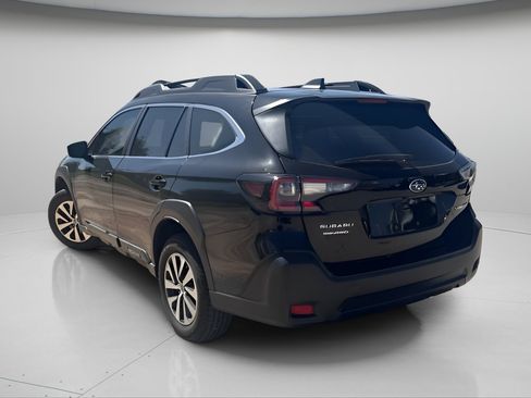 Used 2024 Subaru Outback Premium AWD/4WD image 6