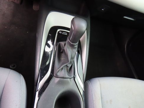 Used 2024 Toyota Corolla SE image 19