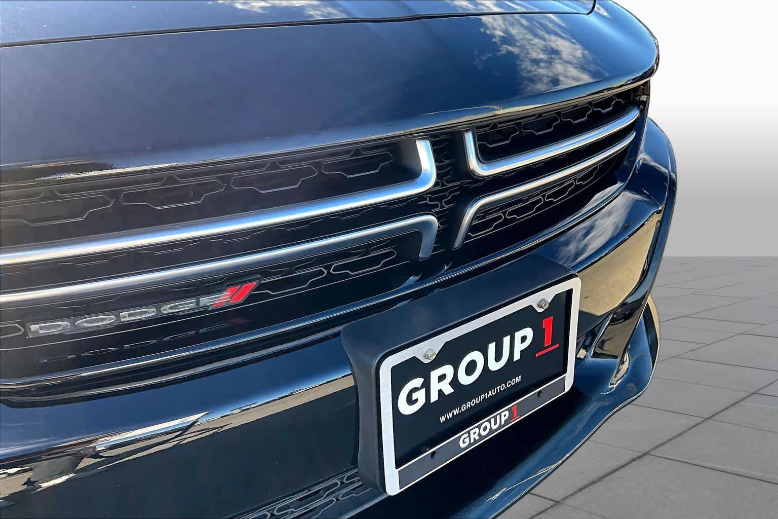 Used 2017 Dodge Charger SE RWD image 29