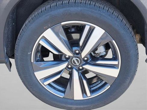 Used 2026 Nissan Rogue SL FWD image 14