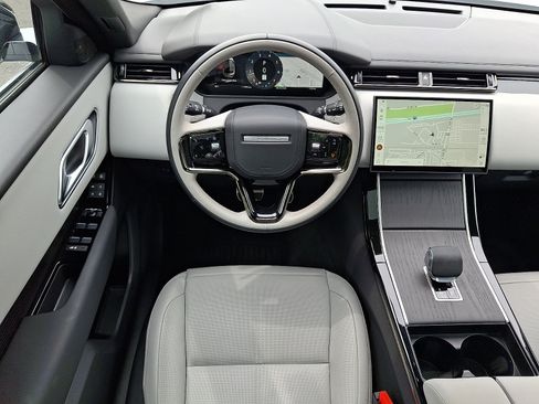 Used 2026 Land Rover Range Rover Velar Dynamic SE AWD/4WD image 4