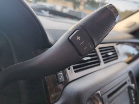 Used 2013 GMC Sierra 3500 Denali image 24