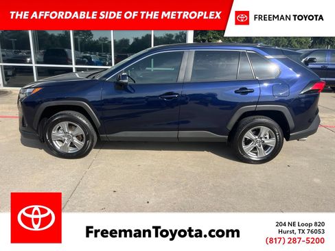Used 2025 Toyota RAV4 XLE w/ Convenience Package FWD image 1