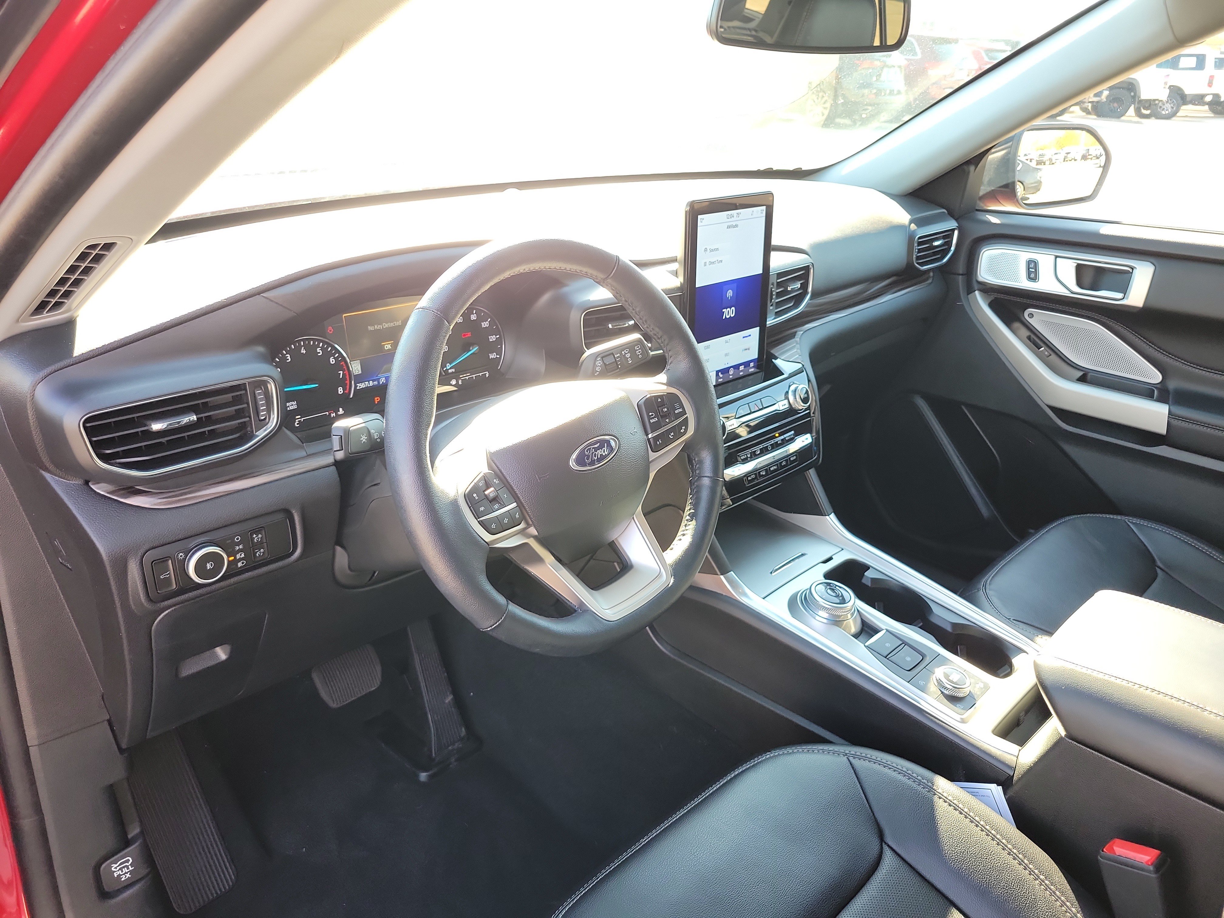 Used 2023 Ford Explorer Limited w/ Limited Technology Package AWD/4WD image 18