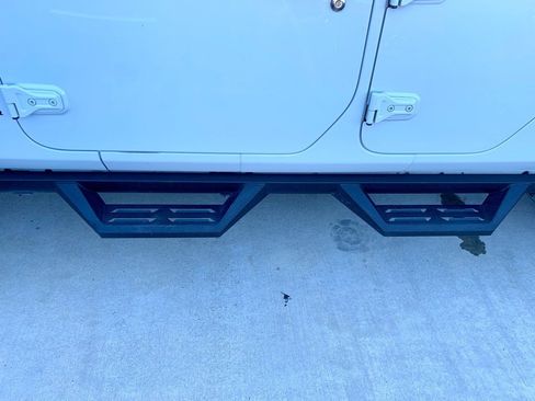 Used 2022 Jeep Gladiator Rubicon w/ LED Lighting Group image 37