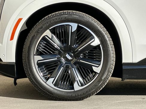 Used 2025 Cadillac Escalade IQ Sport 2 image 34