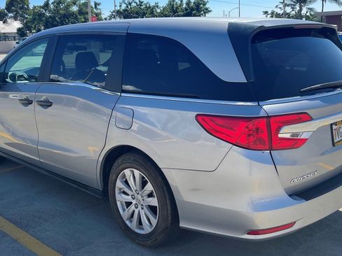 Used 2019 Honda Odyssey LX image 3