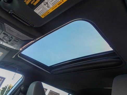 Used 2022 Toyota RAV4 SE image 26