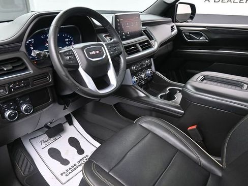 Used 2023 GMC Yukon XL SLT image 18