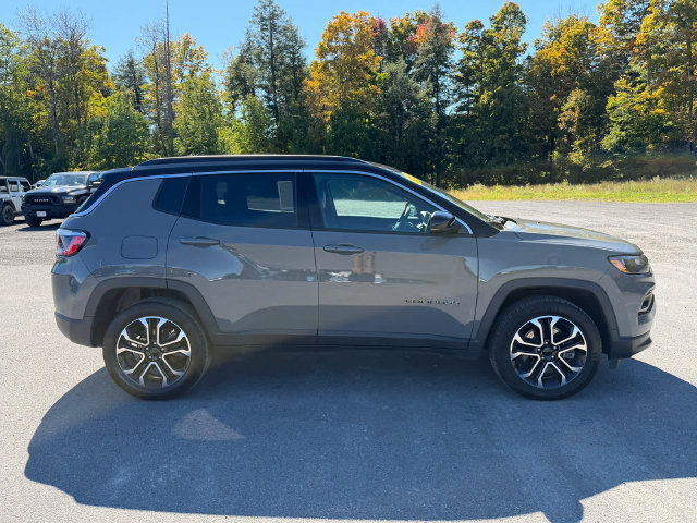 Used 2023 Jeep Compass Limited AWD/4WD image 6