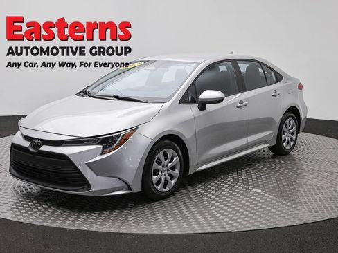 Used 2024 Toyota Corolla LE FWD image 1