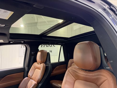 Used 2021 Lincoln Navigator L Reserve image 10