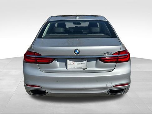 Used 2018 BMW 740e xDrive image 4
