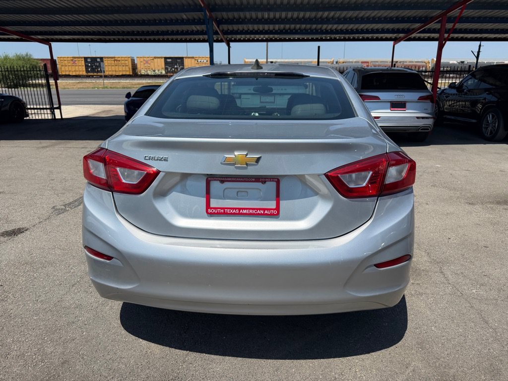 Used 2018 Chevrolet Cruze LS FWD image 20