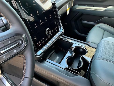 New 2026 GMC Yukon XL AT4 w/ AT4 Premium Package AWD/4WD image 26