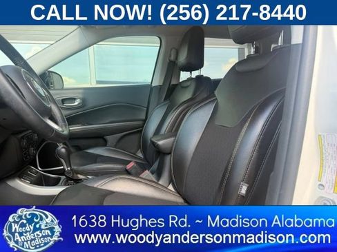 Used 2019 Jeep Compass Latitude w/ Popular Equipment Group FWD image 8