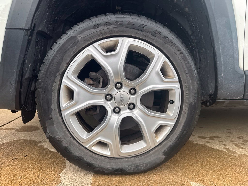 Used 2020 Jeep Renegade Limited w/ UConnect 8.4 Nav Group AWD/4WD image 25