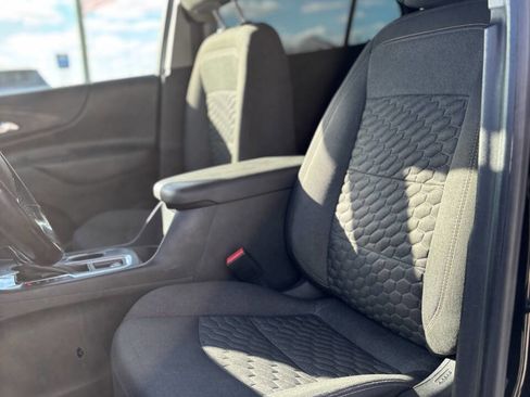 Used 2018 Chevrolet Equinox LT FWD image 17