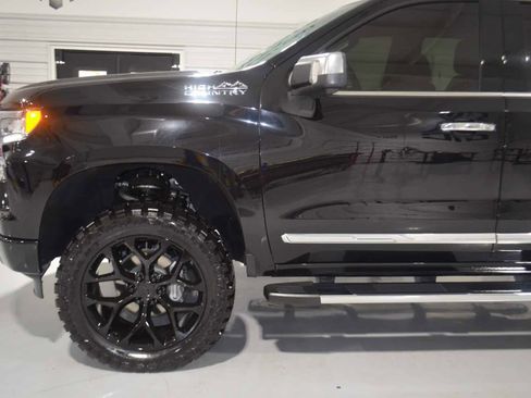 Used 2024 Chevrolet Silverado 1500 High Country AWD/4WD image 5